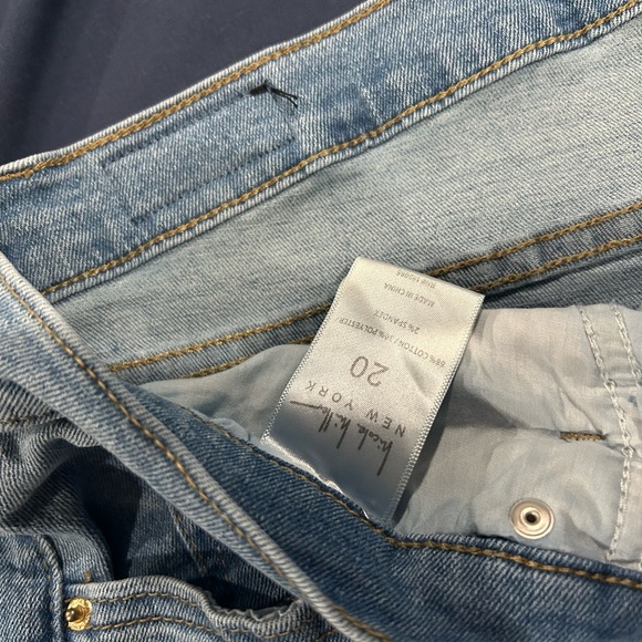 Nicole Miller Nomad Light Blue Cropped Distressed Jeans - Picture 4 of 4